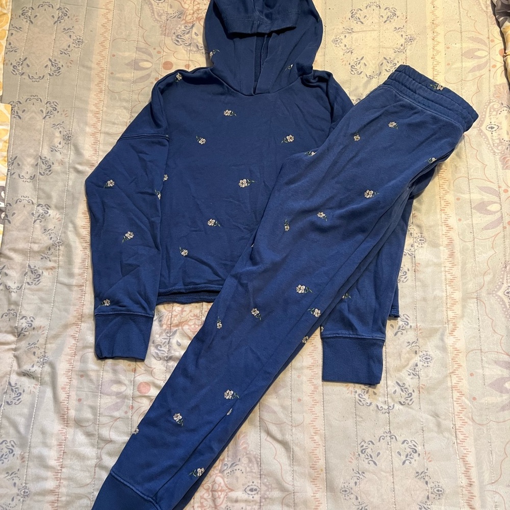 🌙 Soft Navy Floral Lounge Set — Hoodie + Jogger Pants 💐